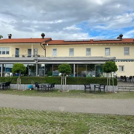 Alojamento de Acomodação e Pequeno-almoço Rhein-camping *
